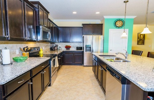 Four Corners Villa | LUXURY RESORT ACROSS THE STREET FROM CLUBHOUSE. MINUTES TO DISNEY & SHOPPING.