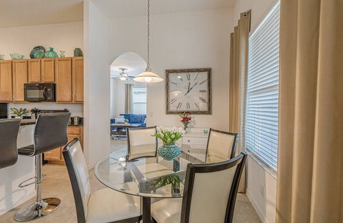 Watersong House | Luxury Resort Pool Home, 2 Master Suites, Great Views & Games Room. Disney 10 Miles