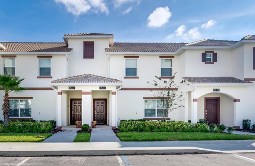 Kissimmee House | Luxury Resort Vacation Townhouses and Condos