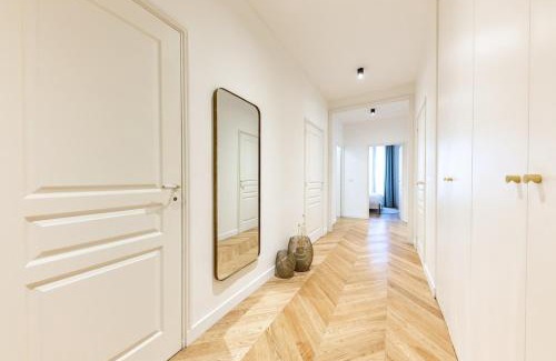 Saint-Gervais Apartment | Luxury Rivoli 4 Bed 3,5 Bath by Hotel de Ville BHV
