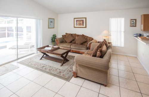 Creekside House | Magical Creekside Villa - Three Bedroom Home
