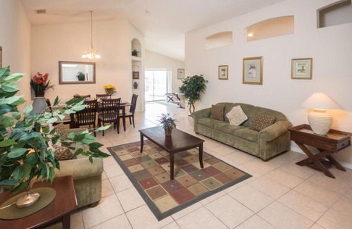 Creekside House | Magical Creekside Villa - Three Bedroom Home