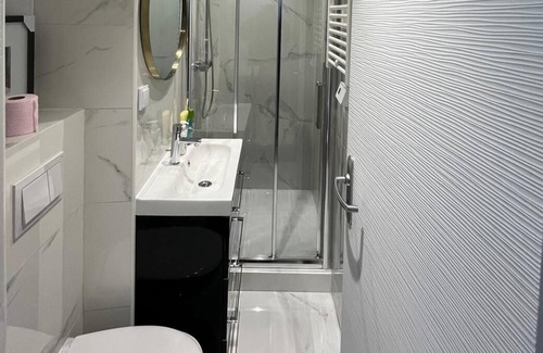 La Garenne-Colombes Apartment | Magnifique T2 entierement renove la garenne colombes limite Courbevoie