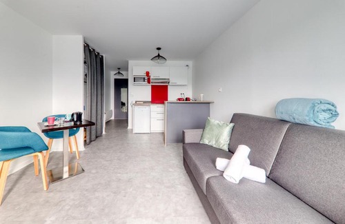 Magny-le-Hongre Apartment | Magny II Studio