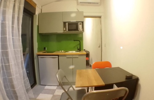 Villejuif House | Maison en Centre Ville, Avec Jardin, 6 Personnes, Métro, Tram, bus
