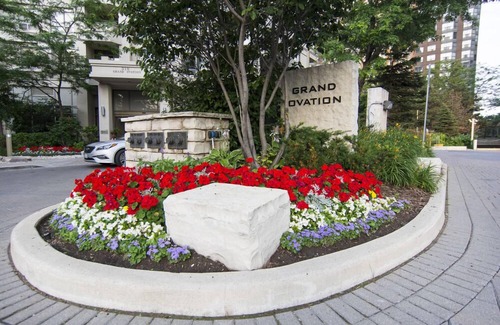Downtown Mississauga Condo | Maplewood Suites - Grand Ovation, Square One