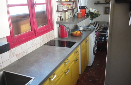 Enfants-Rouges Apartment | Marais Large One Bedroom Apart 40 sq m Quiet & Sunny