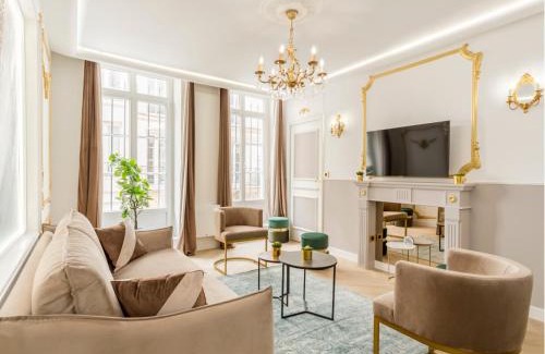Quartier Sainte-Avoye Apartment | Merveil - Luxury Suite - Marais - Saint Martin I