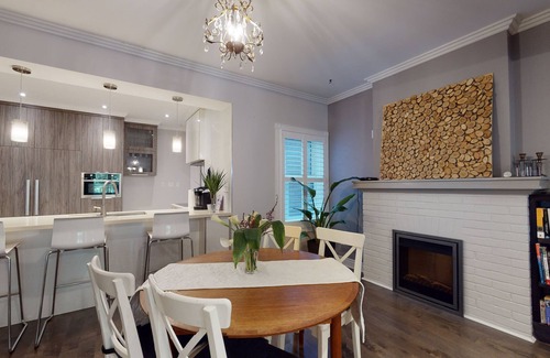 Cabbagetown South House | Mid Century Modern 3 BR in DT, TO