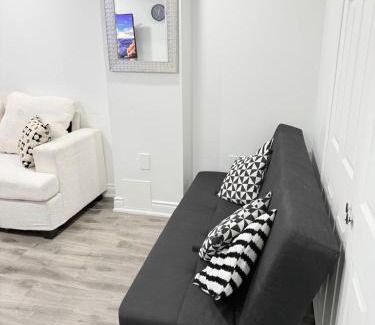 Churchill Meadows Apartment | Modern & cozy one Bedroom Basement Suite with Kitchen and parking- sleeps 4