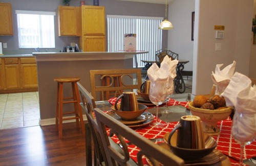 Windsor Palms House | Modern Pool Home, 3 Master Suites, Lake View & Games Rm Disney 3 Miles