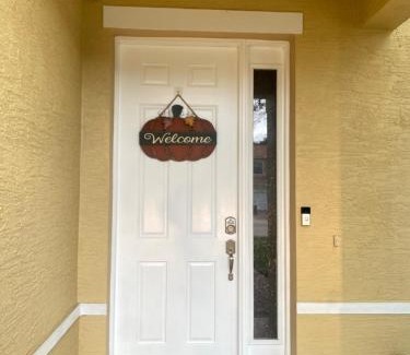 Haines City House | Modern Tropical Family Retreat near Legoland, Disney, Universal and Bok Towers