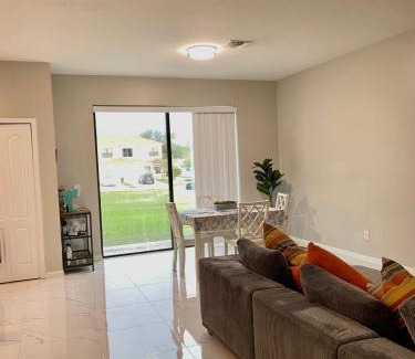 Haines City House | Modern Tropical Family Retreat near Legoland, Disney, Universal and Bok Towers
