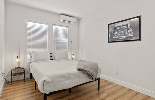 Ybor City Apartment | Modish 1BR Apartment near Tampa Downtown w Parking
