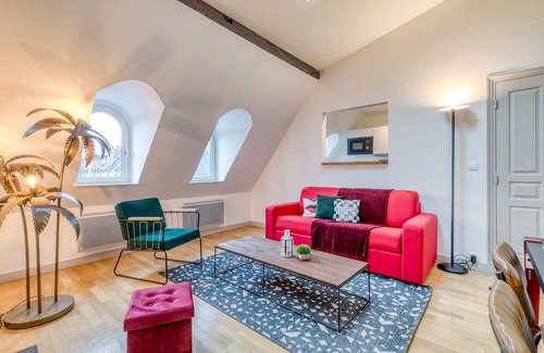 Champs-Elysees Apartment | Montaigne IV - Two Bedroom Apartment, Sleeps 6
