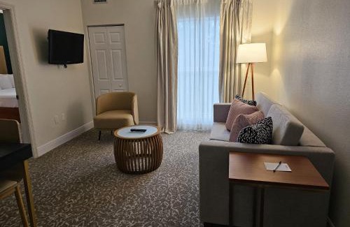 Florida Central Atlantic Coast Hotel | Montreal Suites