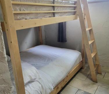 The Blue Mountains Ski Chalet | Mountain View-Backyard-Air-Conditioning-BBQ-15mins walk Blue Mountain Village