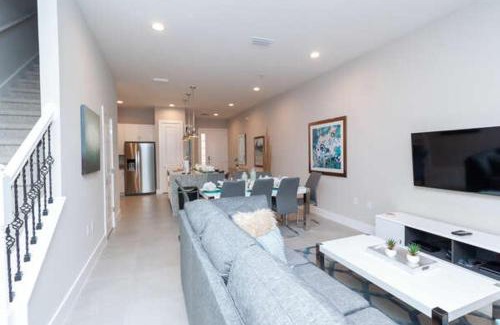 West Kissimmee Villa | New 4 BR 4 BA Villa Ground Zero to Theme Parks