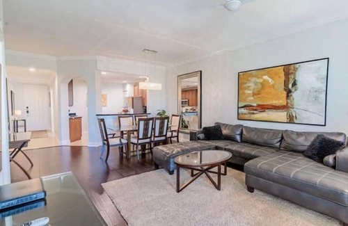 Reunion Condo | New Cozy Family Retreat, Free Shuttle to Disney