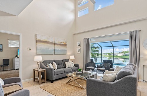 Sunset Lakes Villa | NEW Stunning Lakeview/Gated/Just a few miles to Disney