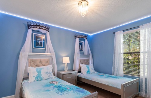 Davenport House | ⭐️New Theater Room⭐️ Game Room/Heated Pool/Themed Kids’ Rooms-Close to Disney