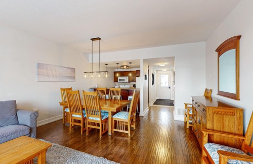 The Blue Mountains Apartment | Newly-Renovated Blue Village Condo w/Free WiFi, Patio, and Private Washer/Dryer