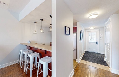 The Blue Mountains Apartment | Newly-Renovated Blue Village Condo w/Free WiFi, Patio, and Private Washer/Dryer