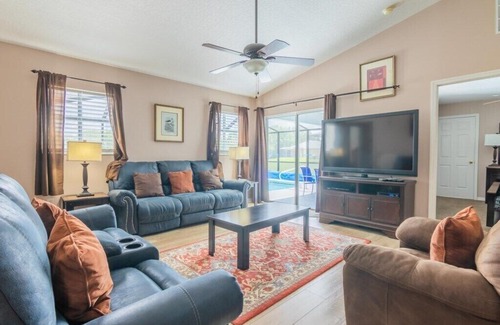 Hillcrest Estates House | No Rear Neighbors - Pool - New Kitchen - Near Disney - Wi-Fi - Hillcrest