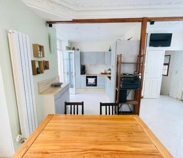 Noisy-le-Grand Apartment | Noisy Home - 10 pers - Paris