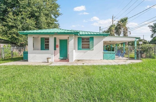 Lakeshore South House | Northeast Florida Retreat