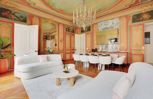 L'Europe Apartment | One-of-a-Kind Sumptuous Home near Parc Monceau