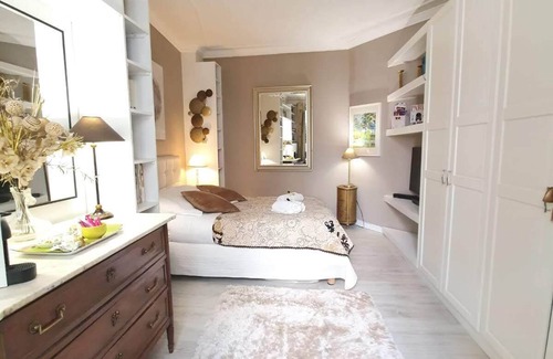 Paris City Center Apartment | Paris Chatelet, Modular Hausmannian Large Apartment Big modular Flat