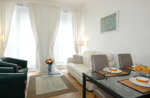 Vivienne Apartment | PARIS ON FOOT,TOURISTIC AREA .WITH LIFT , WIFI , AC