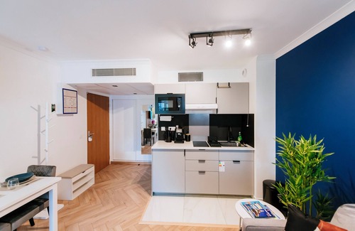 Issy-les-Moulineaux Apartment | Paris Porte de Versailles -Metro