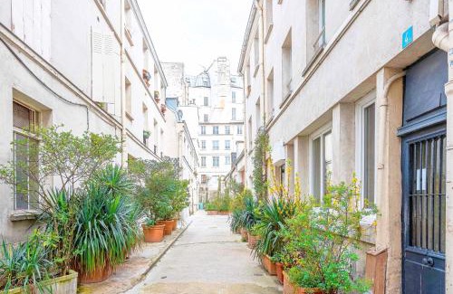 11th Arrondissement Apartment | ParisMyHome - AIR COND, 2 SHOWERS, 2 WC