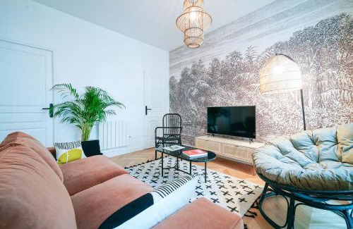 Quartier du Faubourg-Montmartre Apartment | Parisuites Central Grands boulevards Chic Folies Bergères