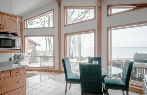The Blue Mountains Cottage | Peak to Shore - Waterfront Cottage Located in Thornbury ON
