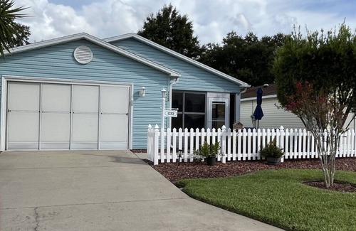 Lady Lake Villa | Perfect Patio Villa! Perfect Location! Perfect Vacation Getaway! Come ENJOY!
