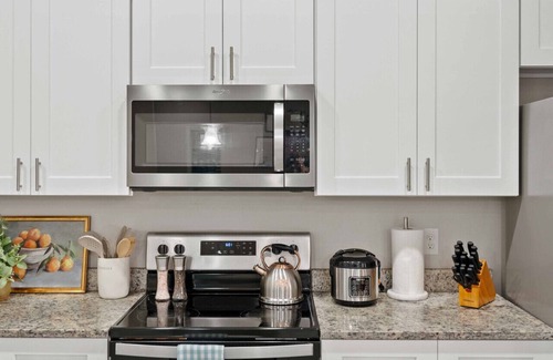 Haines City House | Poinciana Paradise: Family & Dog Friendly, Near Disney, Peaceful Retreat