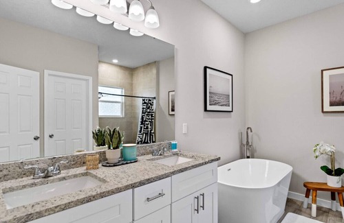 Haines City House | Poinciana Paradise: Family & Dog Friendly, Near Disney, Peaceful Retreat