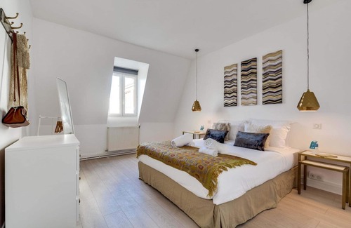 Faubourg-du-Roule Apartment | Ponthieu III - Three Bedroom Apartment, Sleeps 6