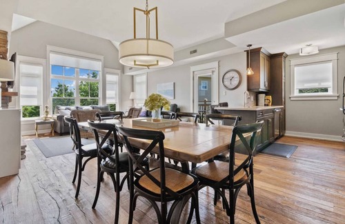 The Blue Mountains Apartment | Poolside Haven on Monterra Golf Course