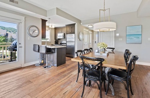 The Blue Mountains Apartment | Poolside Haven on Monterra Golf Course
