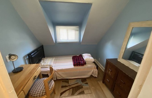 Keelesdale - Eglinton West Resort | Private room ∙ 1 guest