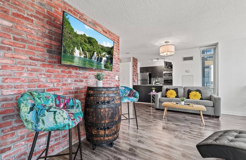 CityPlace Condo | Prime location with CN Tower view