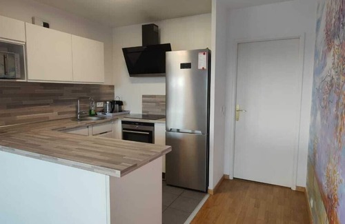 Saint-Denis Apartment | Proche Paris/Fully furnished Apartment 3 bedrooms 91 m2 and big balcony 7m2.