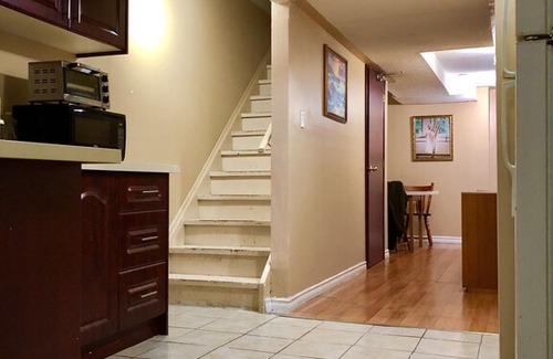 Village at York University House | Quiet room around York University Subway