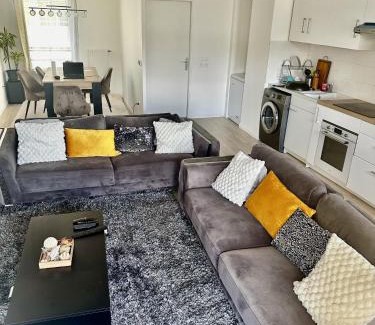 Montfermeil Apartment | RALPH'HAOUSE Vip