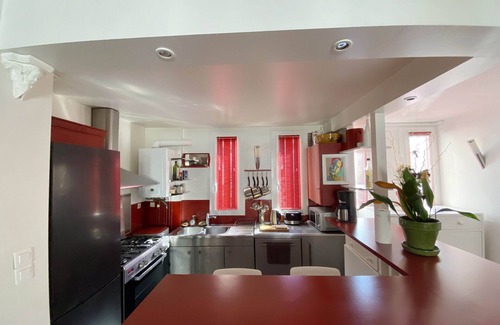 15th Arrondissement Apartment | Red Flat Paris, Superior Apartment with Sauna