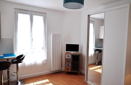 Centre Apartment | RESIDENCE ROCHEGUDE-Studio n°2-PROCHE LA DEFENSE/PARIS
